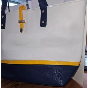 Fun Fashioning Charming Charlie Nautical Handbag. 1042